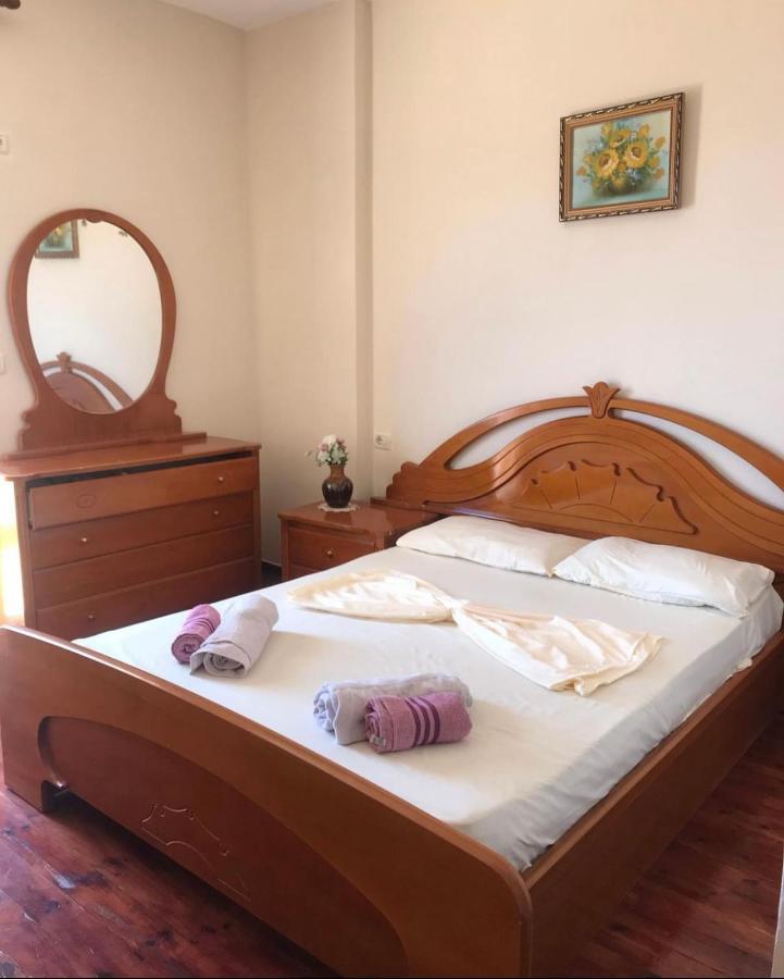 White Panorama Apartment Sarande Ngoại thất bức ảnh